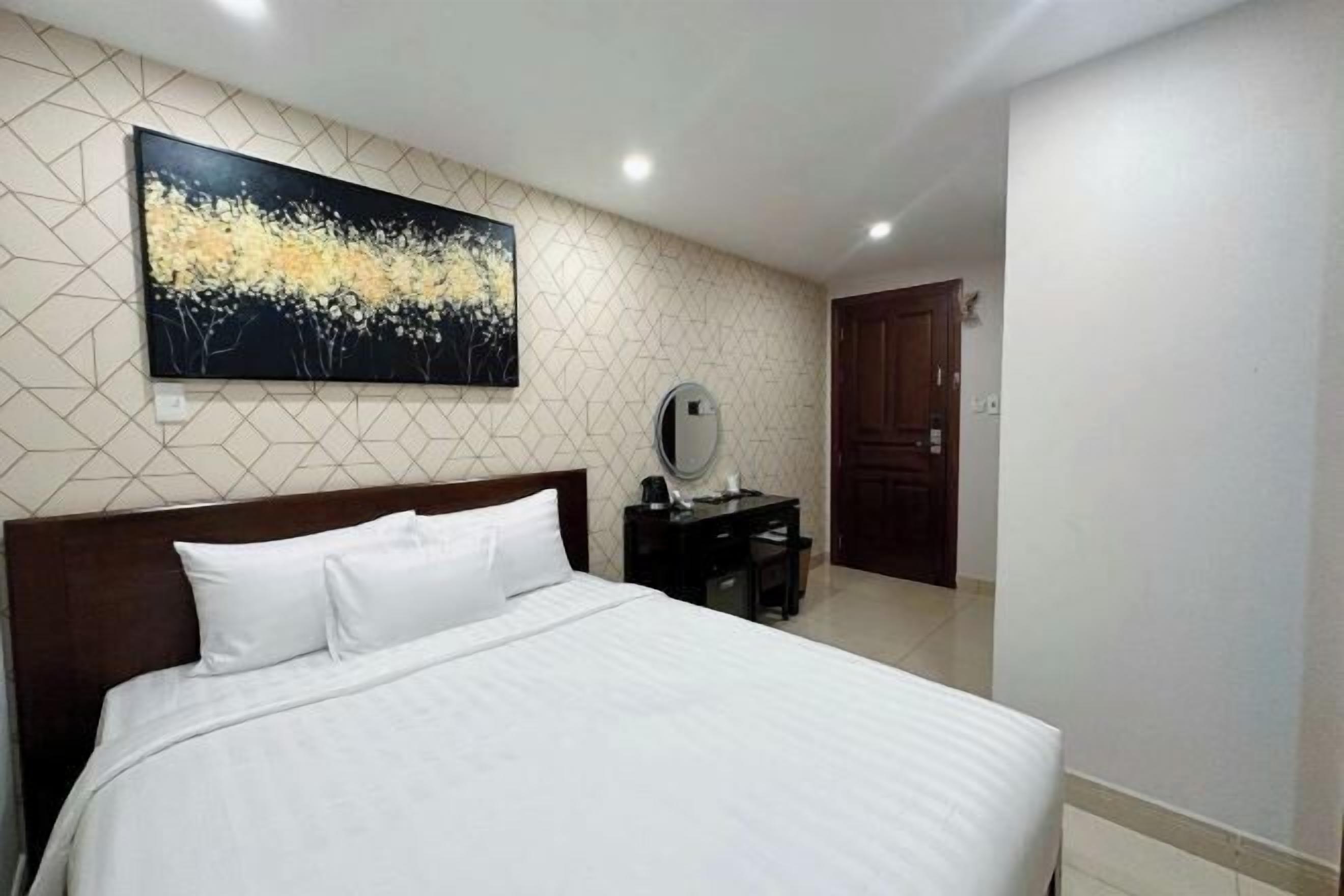 Egyptian cotton sheets, premium bedding, memory-foam beds, in-room safe