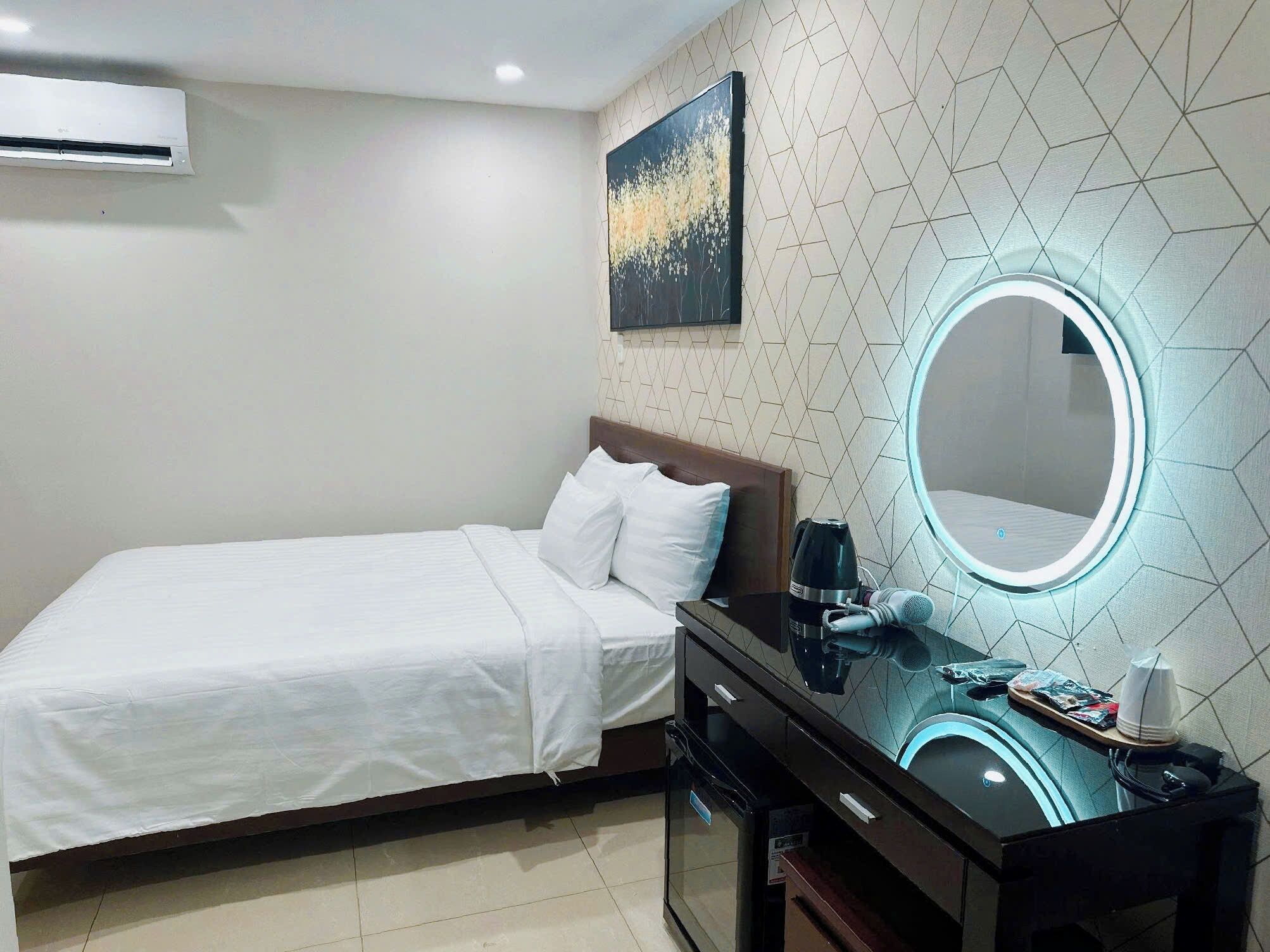 Standard Double Room, No Windows | Egyptian cotton sheets, premium bedding, memory foam beds, in-room safe