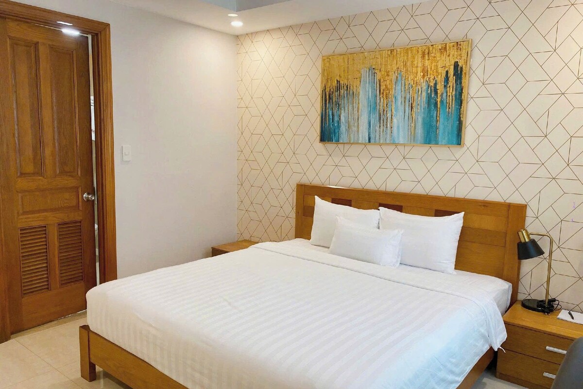 Superior Double Room | Busa memori, bar mini, peti besi dalam bilik, meja 
