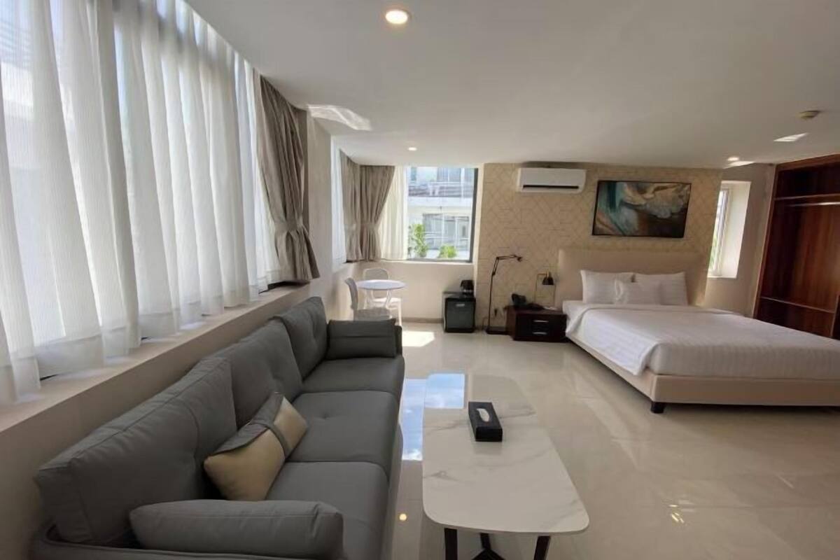 1 bedroom, Egyptian cotton sheets, premium bedding, memory-foam beds
