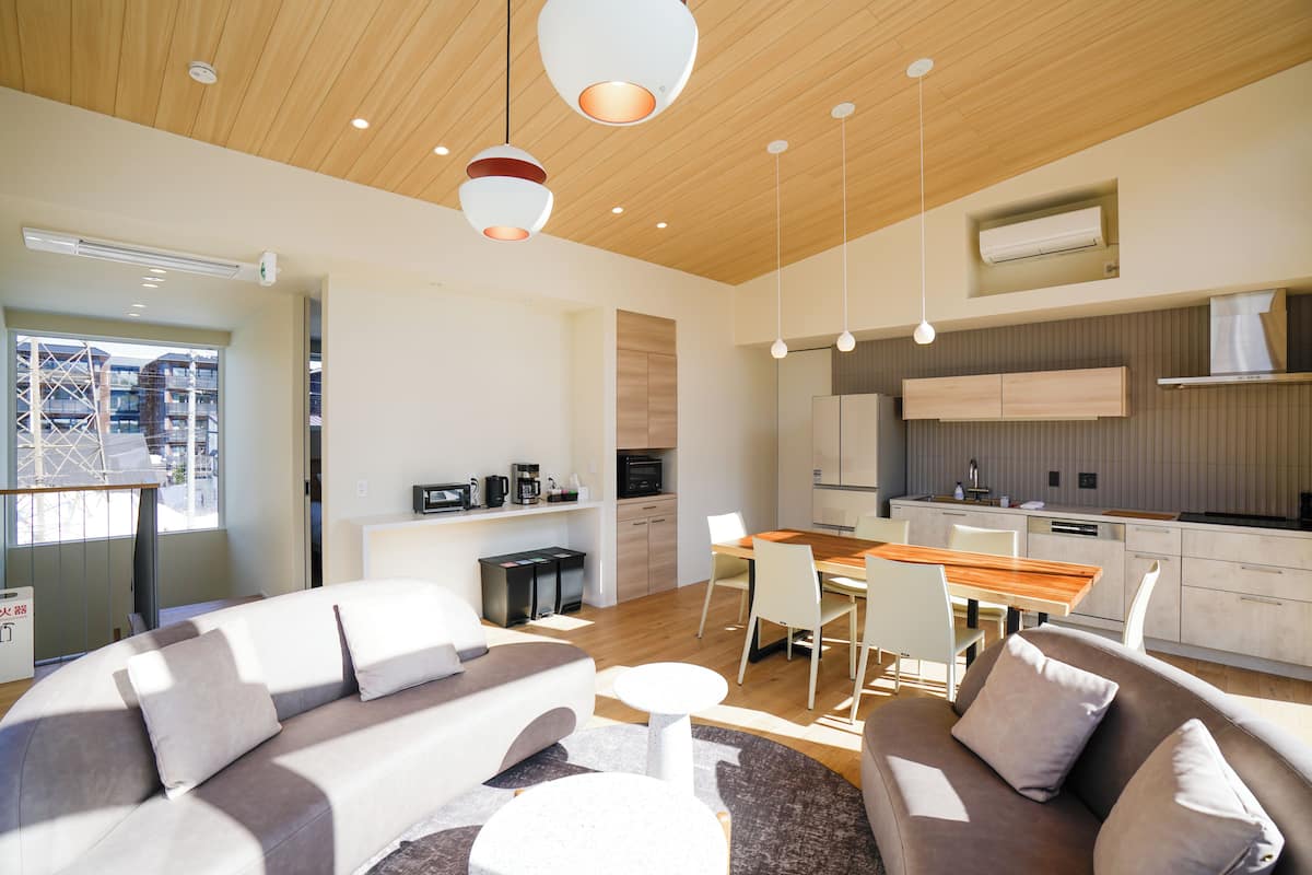 Luxe villa, uitzicht op bergen | 7 slaapkamers, verduisterende gordijnen, een strijkplank/strijkijzer