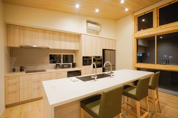 Coffee/tea maker, shared fridge, shared microwave, electric kettle - Villa Kyla (Hakuba)