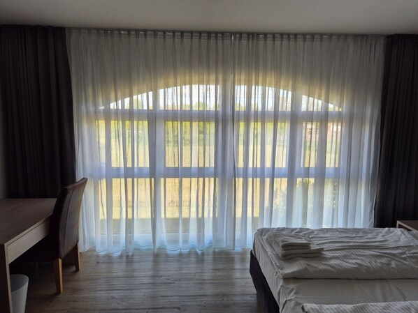 2 عدّة غرف نوم ومكتب وواي فاي