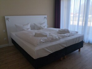 2 Schlafzimmer, Schreibtisch, WLAN