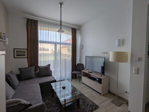 TV, DVD player, stereo - Herold RE-01 - Cozy vacation apartment The Remise Herold on Usedom with (Stolpe auf Usedom)