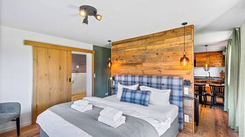 1 bedroom, travel crib, free WiFi, bed sheets