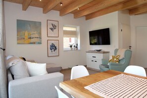 Unclassified image, 4 of 33, button