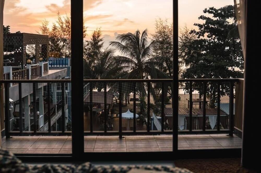 Tharadol Beach Resort