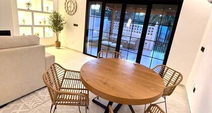 Luxury edge seaside pool wifi parking