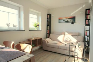 Unclassified image, 4 of 16, button