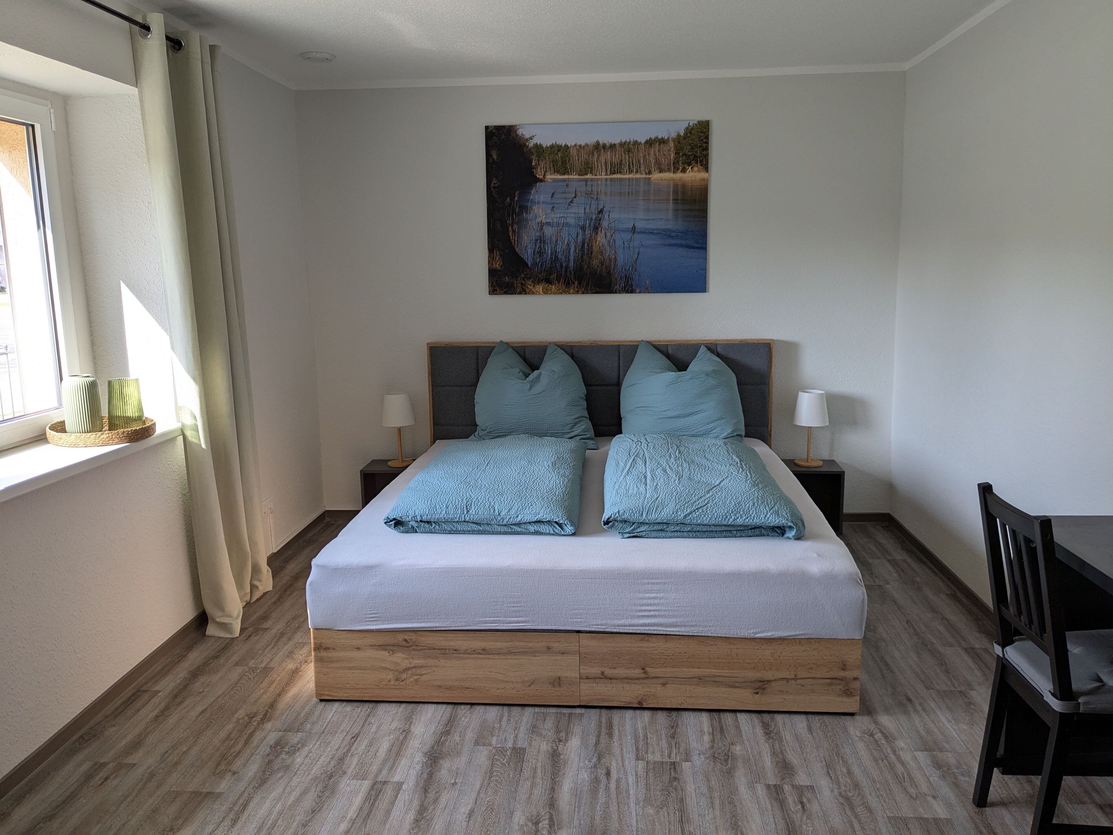 Schlafzimmer mit Doppelbett