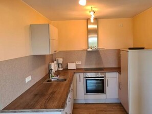 Fridge, oven, stovetop, dishwasher - Weide LH-202 - Cozy vacation apartment Landhof Weide LH-202 in a quiet location (Stolpe auf Usedom)