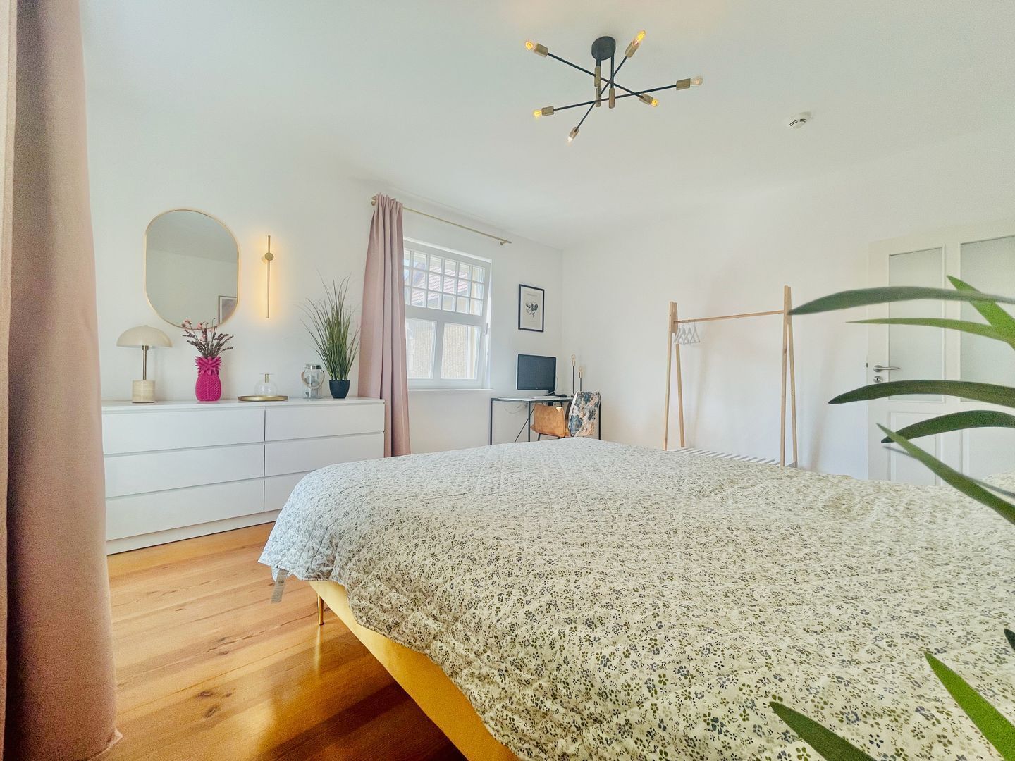 2 Schlafzimmer, Schreibtisch, WLAN