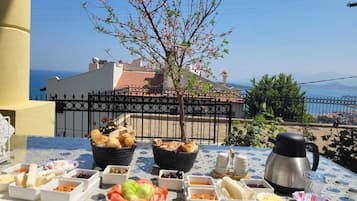 Tägliches inbegriffenes einheimisches Frühstück