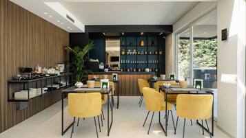 Frokostbuffé er inkludert hver dag