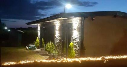 1bed Cottage, Sleeps 2 - Mountain Views, Parking