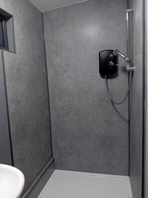 Apartment | Bathroom | Shower, towels