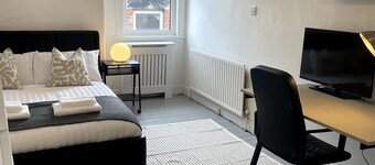 Bright & Cosy 2 bed House