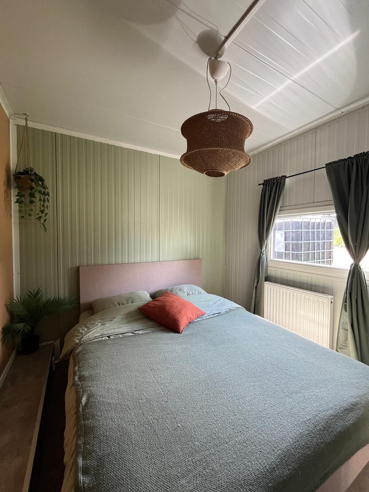 1 habitación y ropa de cama 