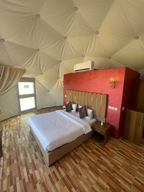 Deluxe Room, Balcony | Blackout drapes - Magic Rum Desert (Aqaba)