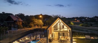 2-bedroom villa in delightful Klake with AC, WiFi, heated pool. sauna