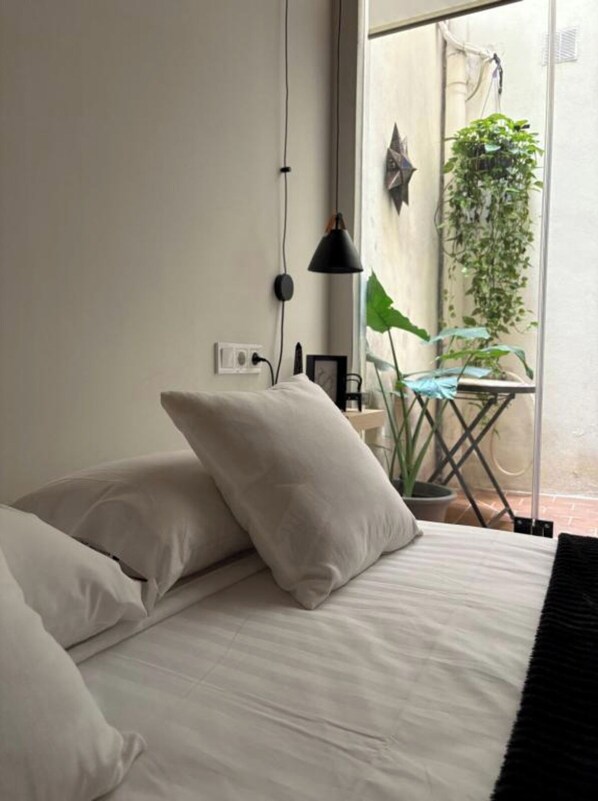 1 chambre, fer et planche à repasser, Wi-Fi, draps fournis