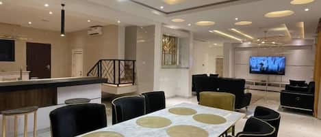 经济公寓, 阳台, 城市景观 | 餐厅