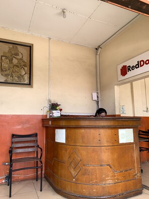 Reception - Hotel O Medan near Universitas Sumatera Utara formerly Surya Residence (Medan)