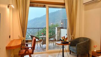 スーペリア ダブルルーム バレービュー | デスク、ノートパソコン用作業スペース、遮光カーテン、防音設備