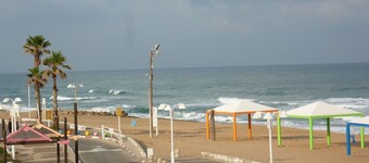 Cosy cottage on the beach and the promenade of Nahariya