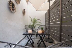 Terrace/patio - Aminandrou Boutique Apartments, Walk To Acropolis (Athens)