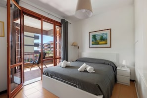 Comfort Apartment | 2 bedrooms, free WiFi, bed sheets - Appartamento Blue Holiday (Letojanni)
