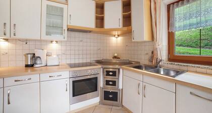 Apartment 'Hienerhof' with Mountain View, Private Terrace and Wi-Fi