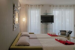 1 chambre, fer et planche à repasser, Wi-Fi, draps fournis
