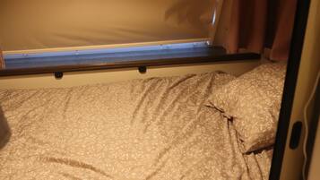 1 bedroom, bed sheets