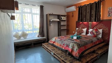 Kouli - Superior Studio | Minibar, in-room safe, individually decorated, desk