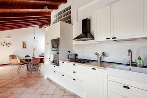 Private kitchen - Apartment in the center near Leonardo Academy (Sesto Calende)