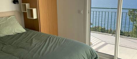 2 bedrooms, iron/ironing board, travel cot, free WiFi