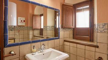 Douche, serviettes fournies