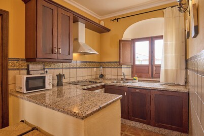 Apartment 'Jazmin' with Balcony, Wi-Fi and Air Conditioning