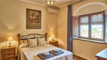 2 chambres, fer et planche Ă repasser, Wi-Fi gratuit, draps fournis