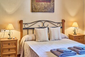 2 slaapkamers, een strijkplank/strijkijzer, gratis wifi, beddengoed
