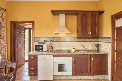Apartment 'Alheli' with Balcony, Wi-Fi and Air Conditioning