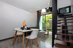 Design Condo, 1 Bedroom, Balcony | In-room dining