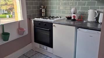 Apartment | Private kitchen | Fridge, oven, stovetop, electric kettle