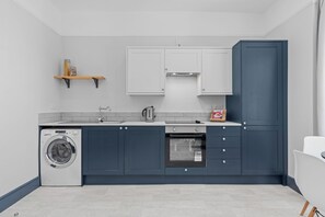 Kühlschrank, Ofen, Herdplatte, Toaster