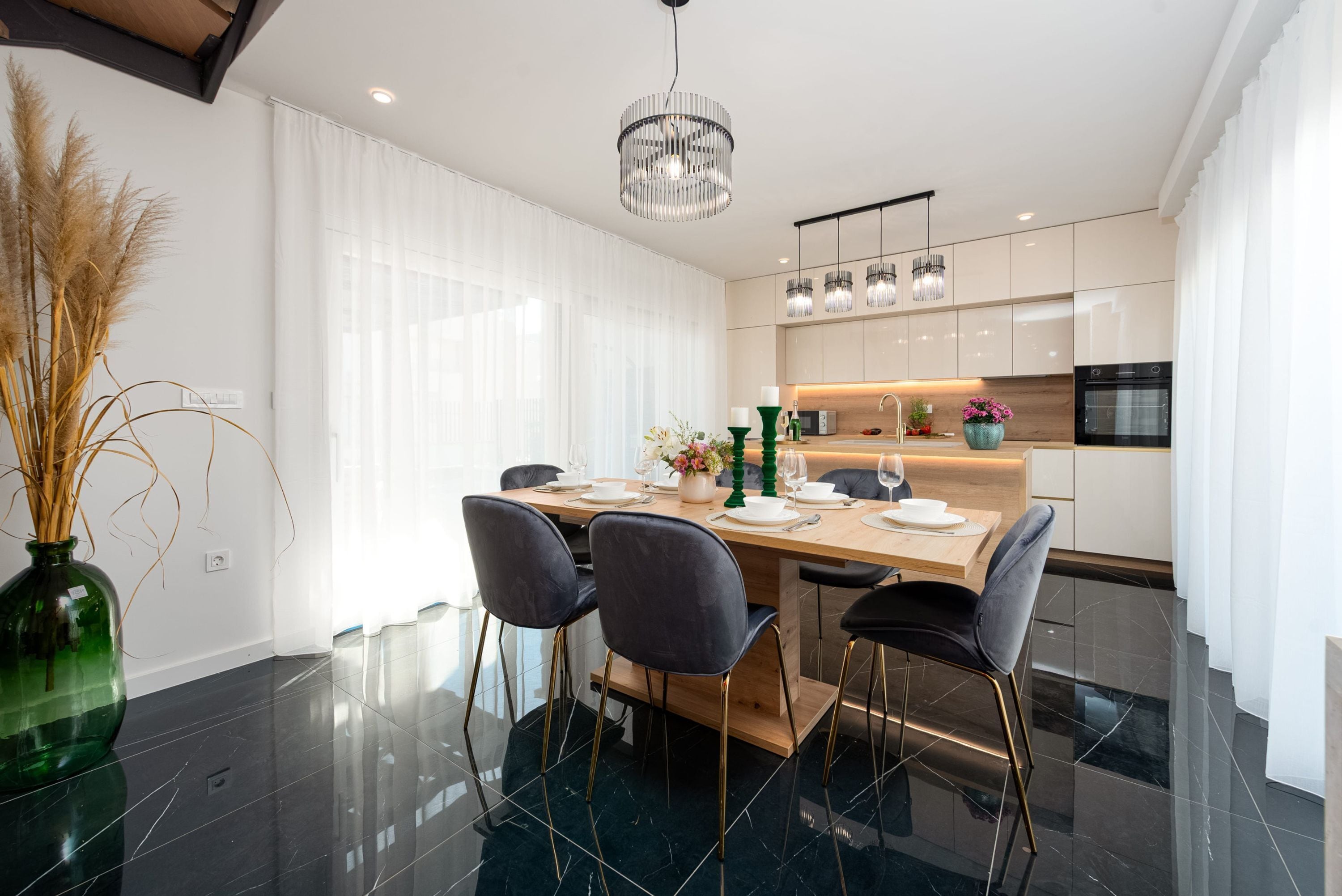 6 عدّة غرف نوم