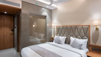 In-room safe, desk, iron/ironing board, free WiFi