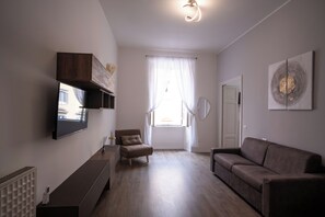 Smart TV - Rome Center: Refined House in Via Cola di Rienzo, Near the Vatican (Roma)