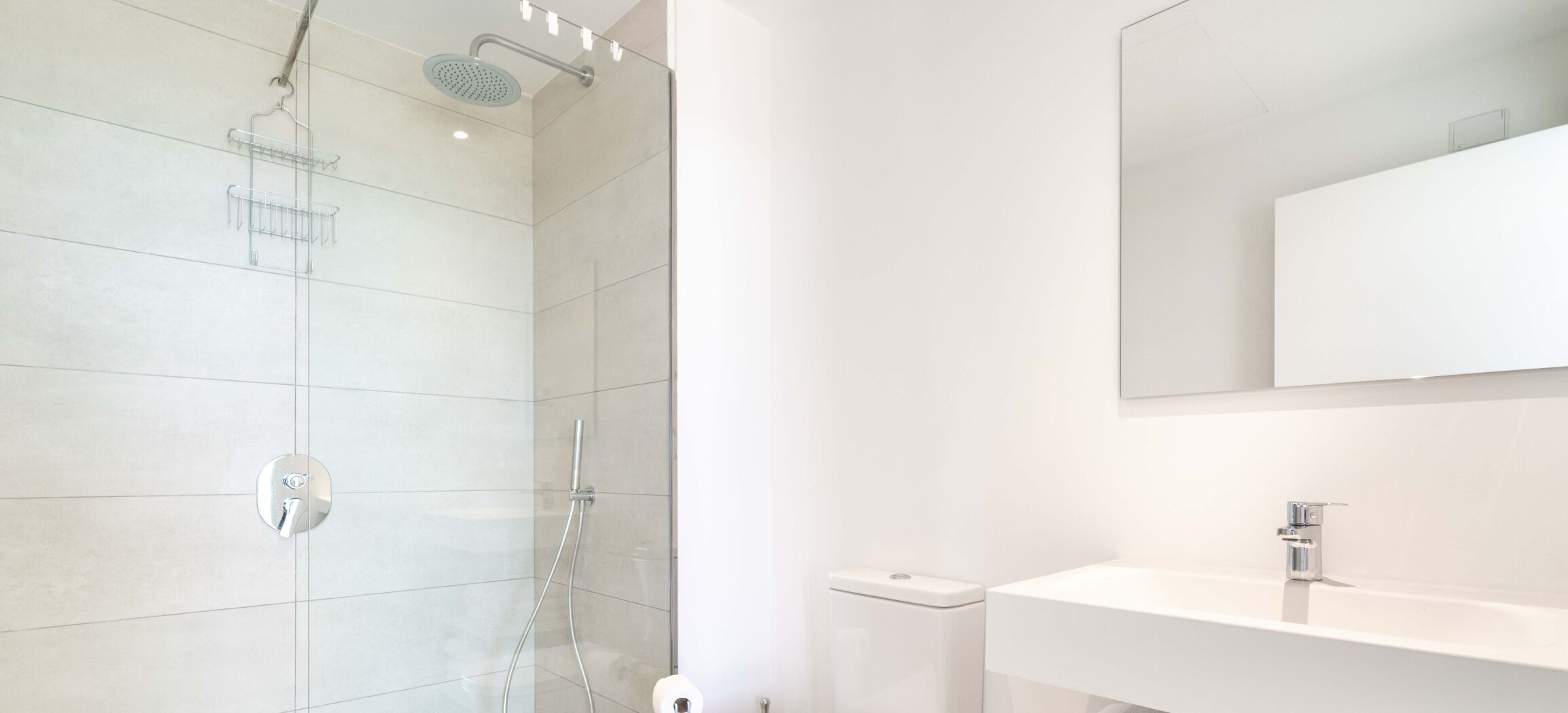 Bruser, hårtørrer, håndklæder